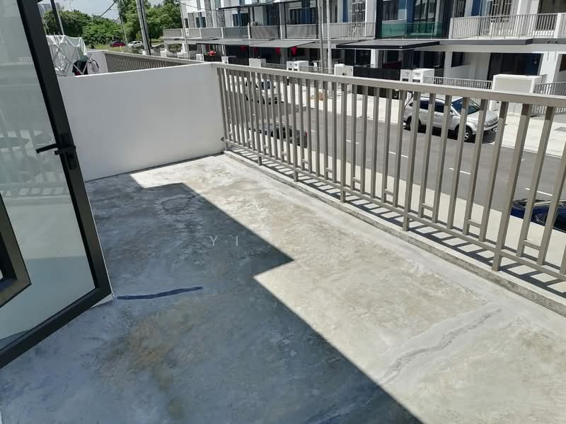 Rumah Teres 2 Tingkat untuk Disewa di Taman Puchong Tekali (Puchong) - Yi Jun - Balcony - PropertyGuru.com.my