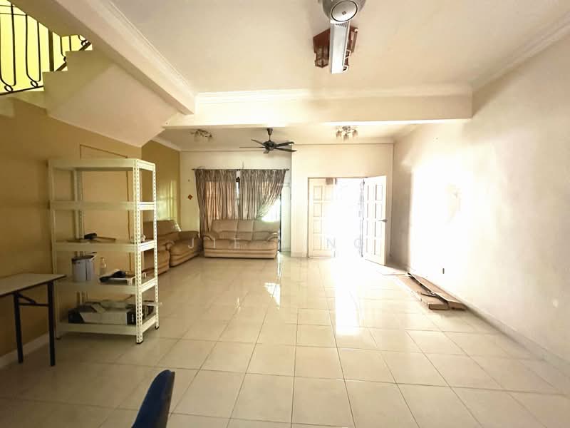 2-storey Terraced House for Rent in Bandar Tasek Mutiara (Simpang Ampat) - Jie Ying - Living Room - PropertyGuru.com.my