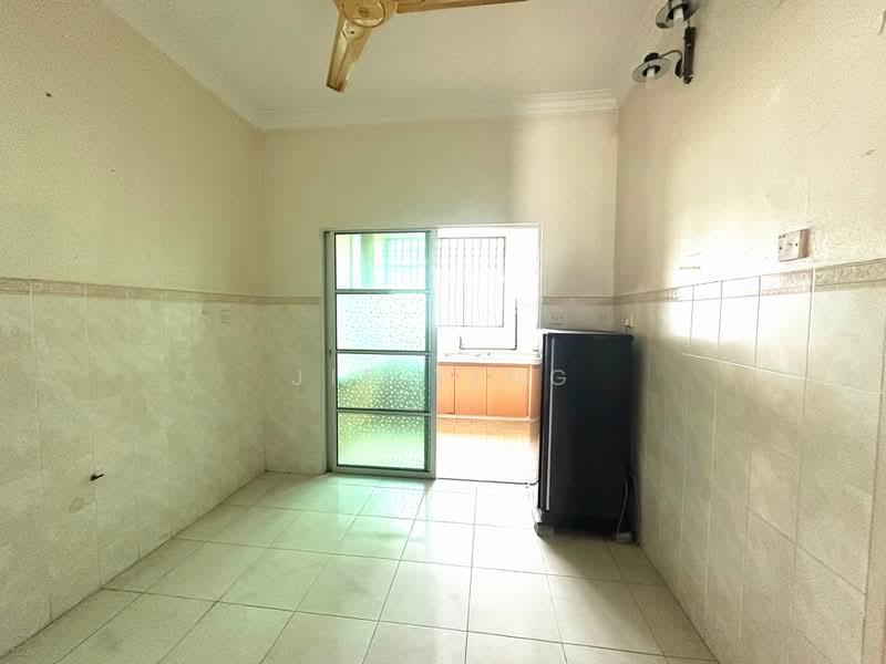 2-storey Terraced House for Rent in Bandar Tasek Mutiara (Simpang Ampat) - Jie Ying - Kitchen - PropertyGuru.com.my