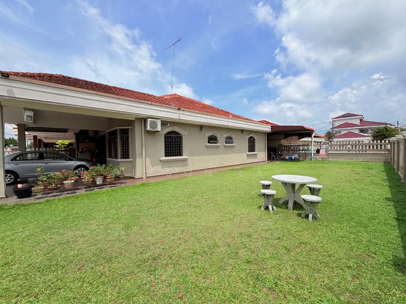 Rumah Berkembar untuk Dijual di Taman Sri Kluang (Kluang) - Gipson Lay - PropertyGuru.com.my