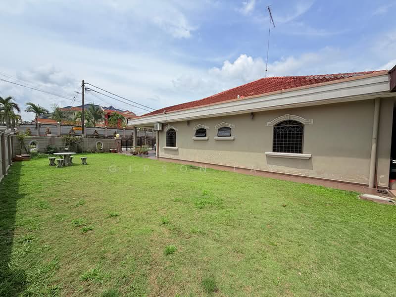 Rumah Berkembar untuk Dijual di Taman Sri Kluang (Kluang) - Gipson Lay - PropertyGuru.com.my