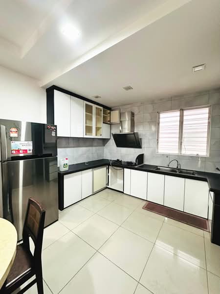 3-storey Terraced House for Sale in Taman Bukit Minyak Utama (Bukit Mertajam) - Jie Ying - Kitchen - PropertyGuru.com.my