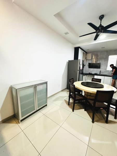 3-storey Terraced House for Sale in Taman Bukit Minyak Utama (Bukit Mertajam) - Jie Ying - Kitchen - PropertyGuru.com.my