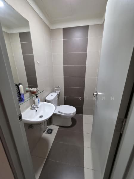 Condominium for Sale at Glomac Centro V Serviced Apartments - Baljeet Singh - Bathroom - PropertyGuru.com.my