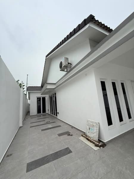 Semi-Detached House for Sale in Taman Ungku Tun Aminah (Skudai) - Jyez Lee - PropertyGuru.com.my