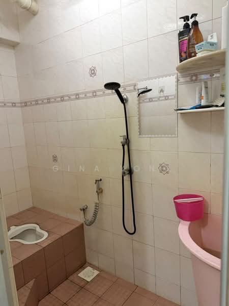 Rumah Flat untuk Dijual di Taman Harbour View (Wisma KGN) - Gina Yong - PropertyGuru.com.my