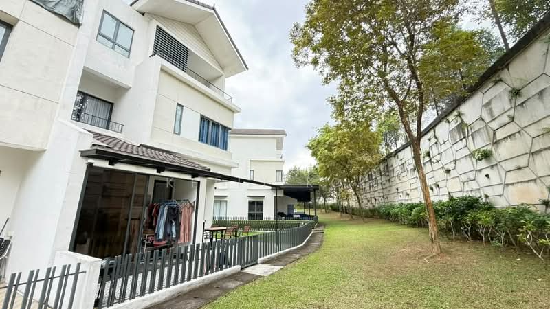 3-storey Terraced House for Sale in Tamansari (Rawang) - Kelly Kok - PropertyGuru.com.my