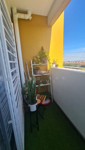 Pangsapuri untuk Dijual di Serunai - Mohd Nor Fahmi - Balcony - PropertyGuru.com.my