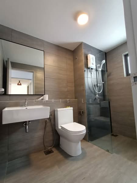 Servis Apartment untuk Disewa di Maya Bay Residences @ Gamuda Cove - Chris Lee - Bathroom - PropertyGuru.com.my