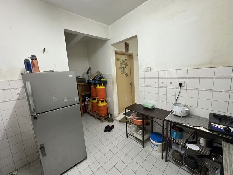 2-storey Terraced House for Sale in Taman Taming Jaya (Balakong) - Darren Leong - Kitchen - PropertyGuru.com.my