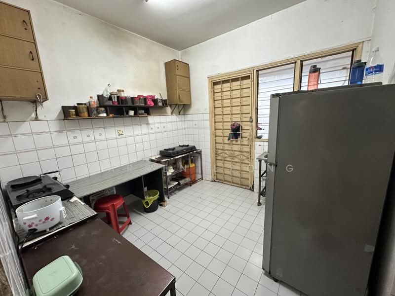 2-storey Terraced House for Sale in Taman Taming Jaya (Balakong) - Darren Leong - Kitchen - PropertyGuru.com.my