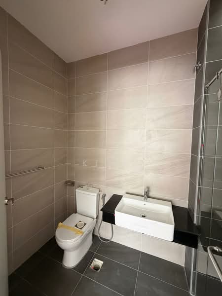 Rumah Berkembar untuk Dijual di Taman Sutera Utama (Skudai) - Kia . - Bathroom - PropertyGuru.com.my