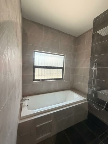 Rumah Berkembar untuk Dijual di Taman Sutera Utama (Skudai) - Kia . - PropertyGuru.com.my