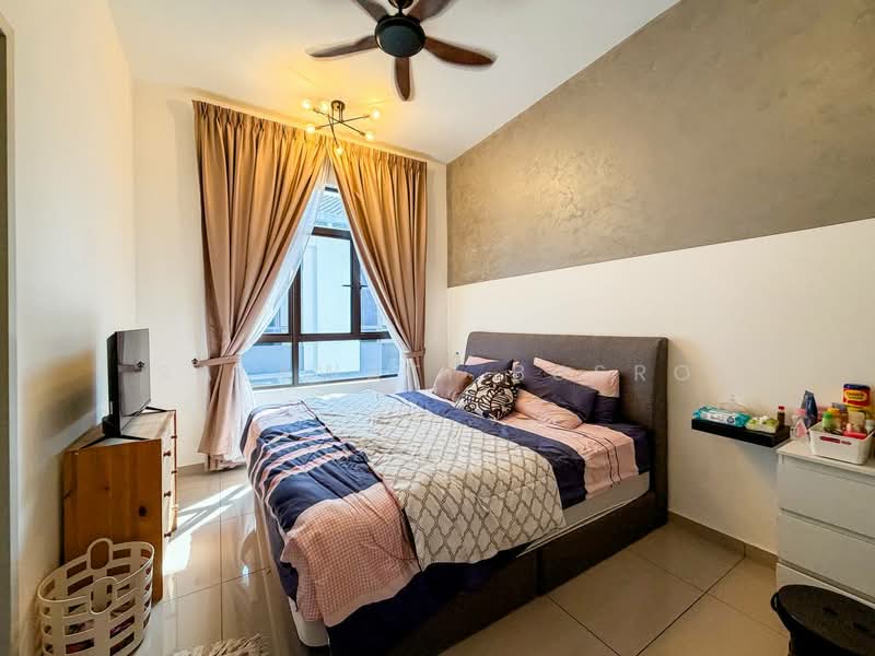 Rumah Bandar untuk Dijual di Eco Grandeur (Puncak Alam) - Salawati Busro - Bedroom - PropertyGuru.com.my
