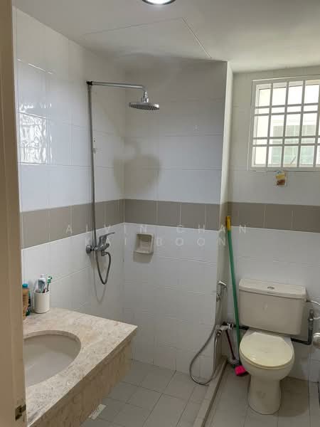 Kondominium untuk Disewa di Klebang 8 - Alvin Chan Kai Boon - Bathroom - PropertyGuru.com.my