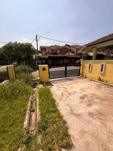 2-storey Terraced House for Sale in Bandar Country Homes (Rawang) - Vikram . - Exterior - PropertyGuru.com.my