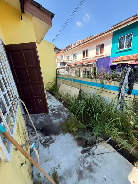 2-storey Terraced House for Sale in Bandar Country Homes (Rawang) - Vikram . - Exterior - PropertyGuru.com.my