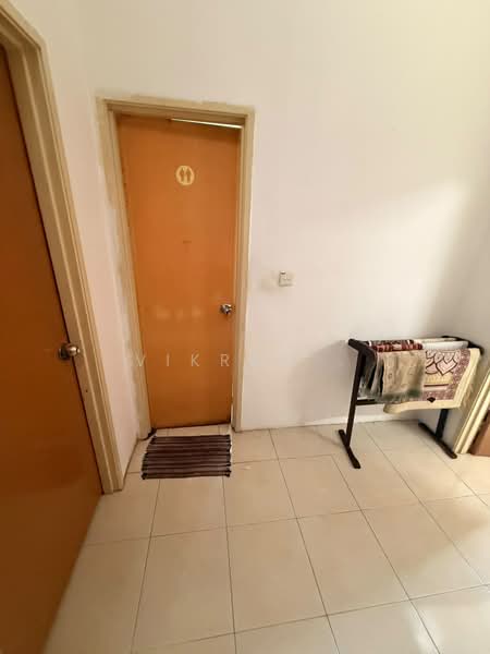 2-storey Terraced House for Sale in Bandar Country Homes (Rawang) - Vikram . - Entrance - PropertyGuru.com.my