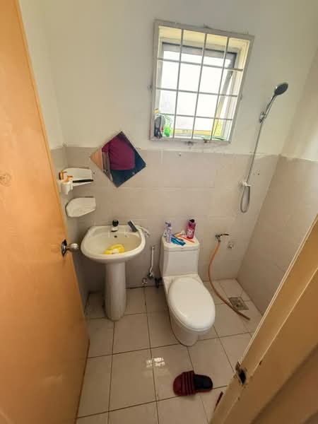 2-storey Terraced House for Sale in Bandar Country Homes (Rawang) - Vikram . - Bathroom - PropertyGuru.com.my