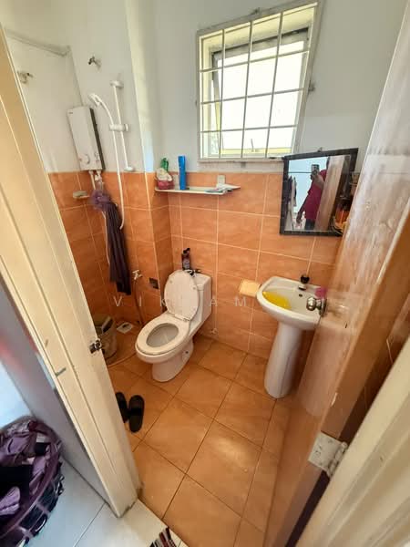 2-storey Terraced House for Sale in Bandar Country Homes (Rawang) - Vikram . - Bathroom - PropertyGuru.com.my