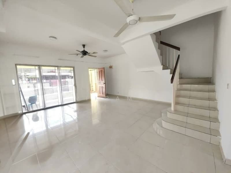 2-storey Terraced House for Sale in Bandar Country Homes (Rawang) - Vikram . - Living Room - PropertyGuru.com.my
