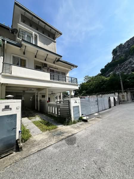 Townhouse for Sale in Taman Raintree (Batu Caves) - Azli Ibrahim - Exterior - PropertyGuru.com.my