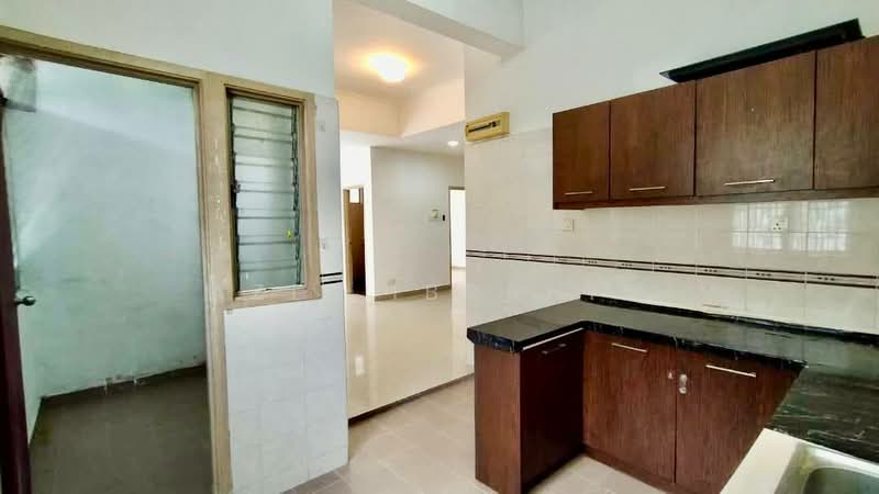 Townhouse for Sale in Taman Raintree (Batu Caves) - Azli Ibrahim - Kitchen - PropertyGuru.com.my