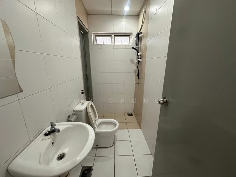 Kondominium untuk Dijual di The Wharf Residence - Ivy Chong - Bathroom - PropertyGuru.com.my
