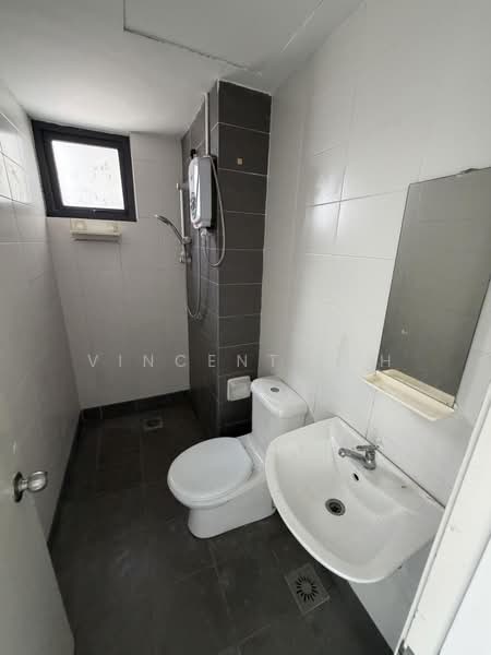 Kondominium untuk Dijual di Residence 8 - Vincent Beh - PropertyGuru.com.my