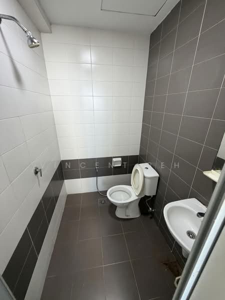 Kondominium untuk Dijual di Residence 8 - Vincent Beh - PropertyGuru.com.my