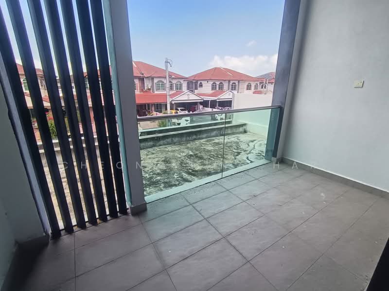 Semi-Detached House for Sale in Taman Mewah Aman (Sitiawan) - Cheong Sing Har - Balcony - PropertyGuru.com.my