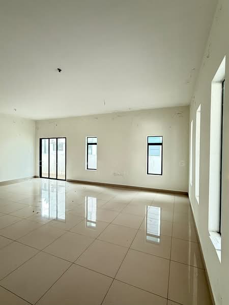 Rumah Berkembar untuk Dijual di Taman Mewah Aman (Sitiawan) - Cheong Sing Har - Living Room - PropertyGuru.com.my