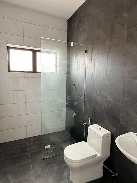 Rumah Berkembar untuk Dijual di Taman Mewah Aman (Sitiawan) - Cheong Sing Har - Bathroom - PropertyGuru.com.my