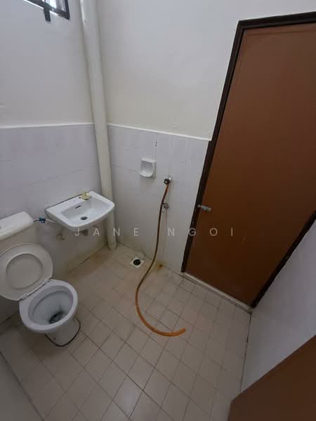 Rumah Teres 2 Tingkat untuk Disewa di Taman Puteri Wangsa (Ulu Tiram) - Jane Ngoi - Bathroom - PropertyGuru.com.my