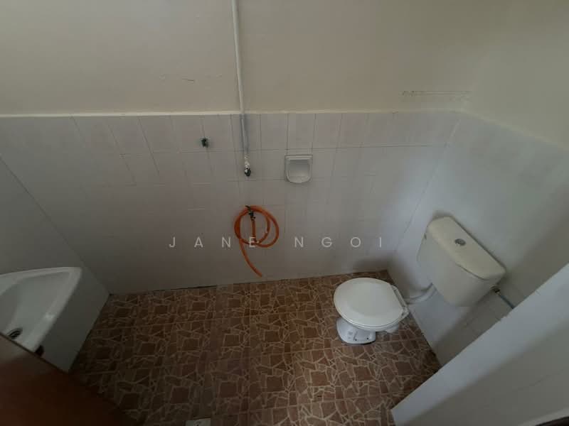 Rumah Teres 2 Tingkat untuk Disewa di Taman Puteri Wangsa (Ulu Tiram) - Jane Ngoi - Bathroom - PropertyGuru.com.my