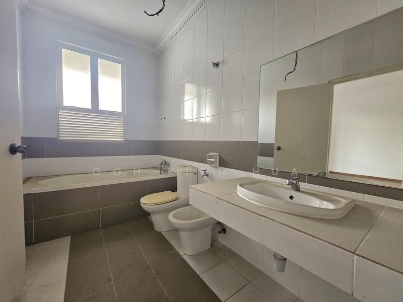 Rumah Teres 3 Tingkat untuk Dijual di Shah Alam (Selangor) - Goh Kien Hua - Bathroom - PropertyGuru.com.my