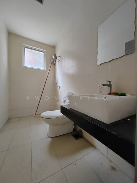 Semi-Detached House for Rent in Anggun 2 Residence (Rawang) - Kwong Xiao Wei - Bathroom - PropertyGuru.com.my