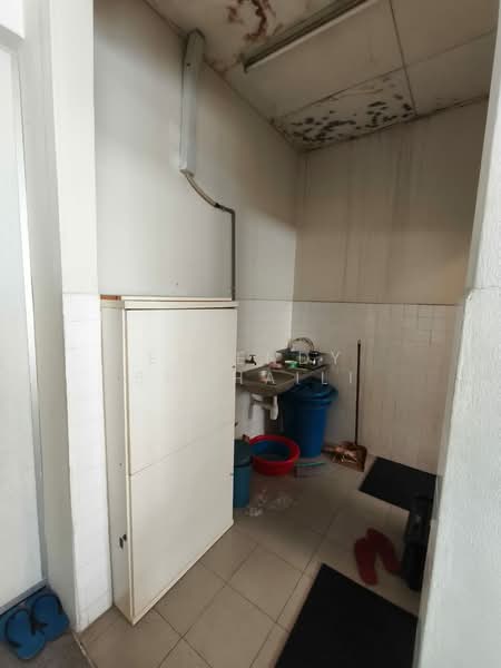 Shop for Sale in Bandar Sri Damansara (Selangor) - Effendy Shohaili - Interior - PropertyGuru.com.my