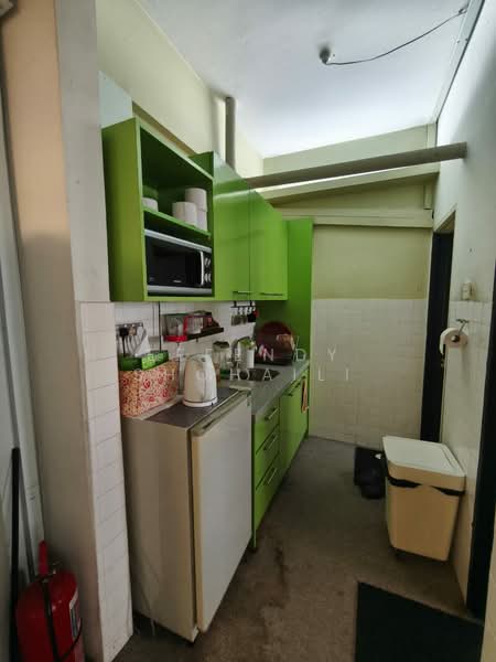 Shop for Sale in Bandar Sri Damansara (Selangor) - Effendy Shohaili - Kitchen - PropertyGuru.com.my