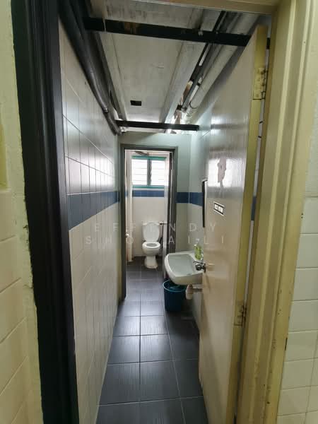 Shop for Sale in Bandar Sri Damansara (Selangor) - Effendy Shohaili - Bathroom - PropertyGuru.com.my
