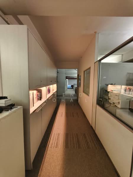 Shop for Sale in Bandar Sri Damansara (Selangor) - Effendy Shohaili - Corridor - PropertyGuru.com.my