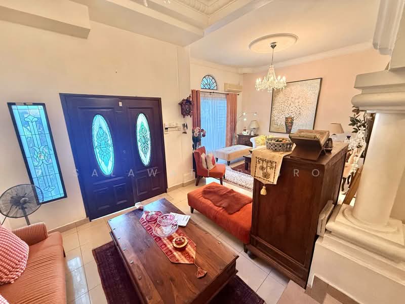 Rumah Teres 2.5 Tingkat untuk Dijual di Seksyen 7 (Shah Alam) - Salawati Busro - Living Room - PropertyGuru.com.my