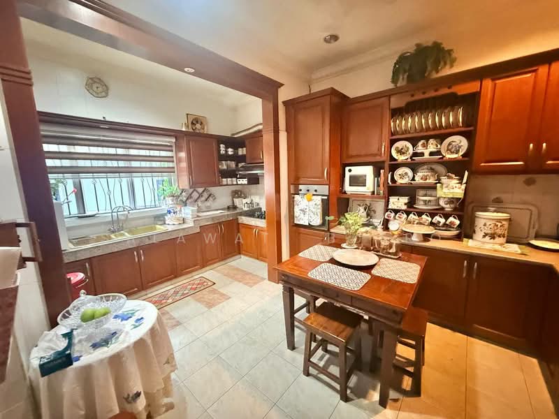 Rumah Teres 2.5 Tingkat untuk Dijual di Seksyen 7 (Shah Alam) - Salawati Busro - Kitchen - PropertyGuru.com.my