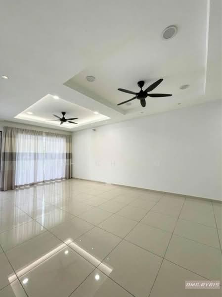 2-storey Terraced House for Sale in Bandar Rimbayu (Telok Panglima Garang) - KH Chong - Living Room - PropertyGuru.com.my