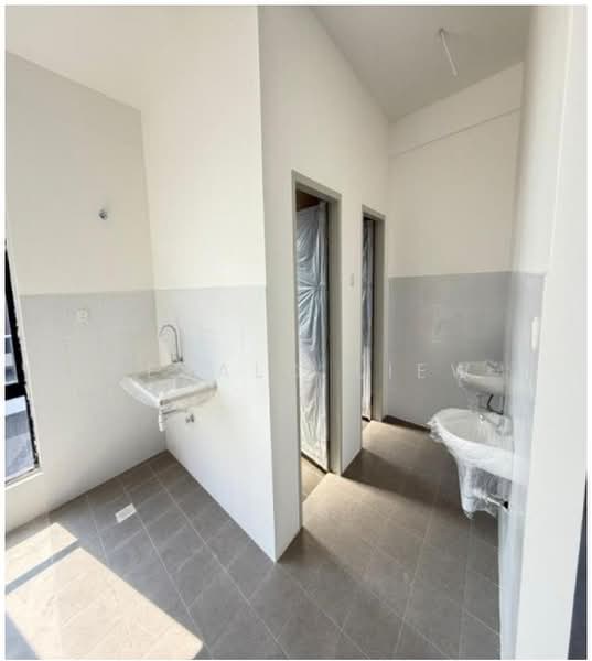 Shop for Rent in Semenyih (Selangor) - Gerald Liew - Bathroom - PropertyGuru.com.my
