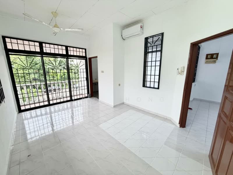 Rumah Teres 2 Tingkat untuk Dijual di Taman Johor Jaya (Johor Bahru) - Nico Chong - Living Room - PropertyGuru.com.my