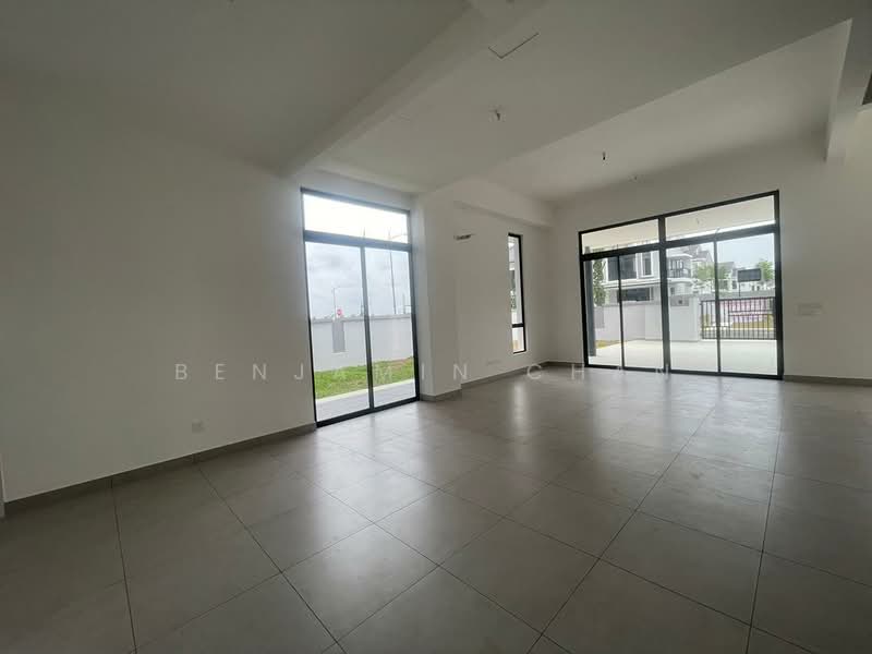 2-storey Terraced House for Sale in Taman Mount Austin (Tebrau) - Benjamin Chan - Living Room - PropertyGuru.com.my