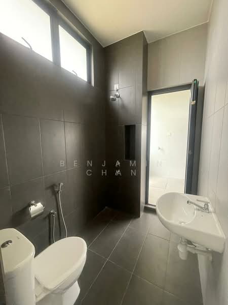 2-storey Terraced House for Sale in Taman Mount Austin (Tebrau) - Benjamin Chan - Bathroom - PropertyGuru.com.my