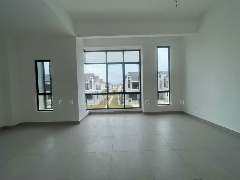 2-storey Terraced House for Sale in Taman Mount Austin (Tebrau) - Benjamin Chan - Living Room - PropertyGuru.com.my