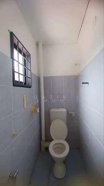2-storey Terraced House for Sale in Taman Arkid (Menglembu) - Qazin Khoo - Bathroom - PropertyGuru.com.my